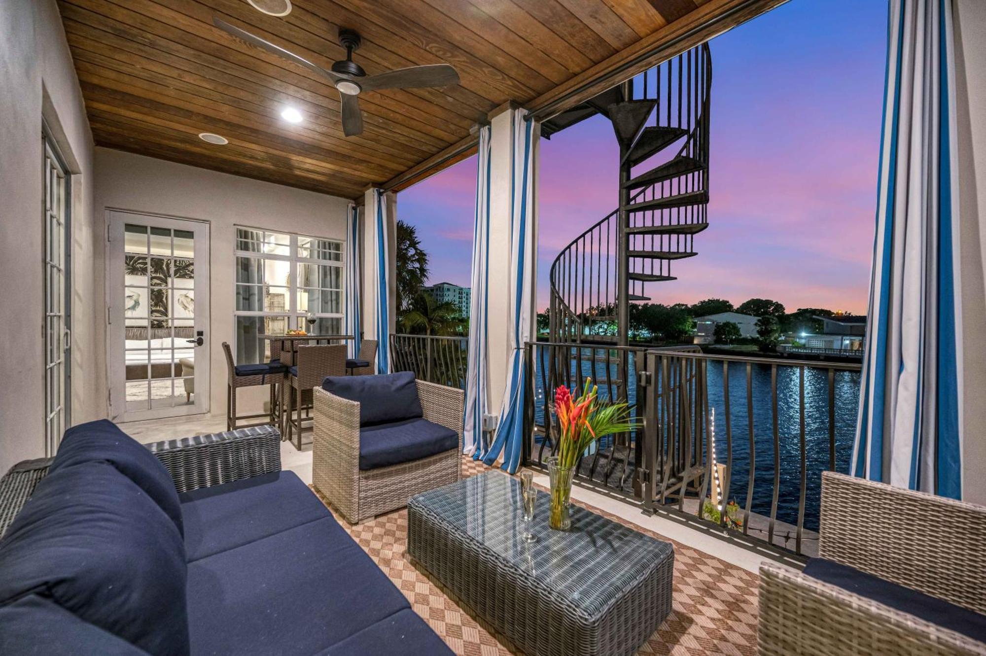 The Modern Castle Canal View Access Rooftop Living Greenhouse Vlllas Fort Lauderdale Exterior foto